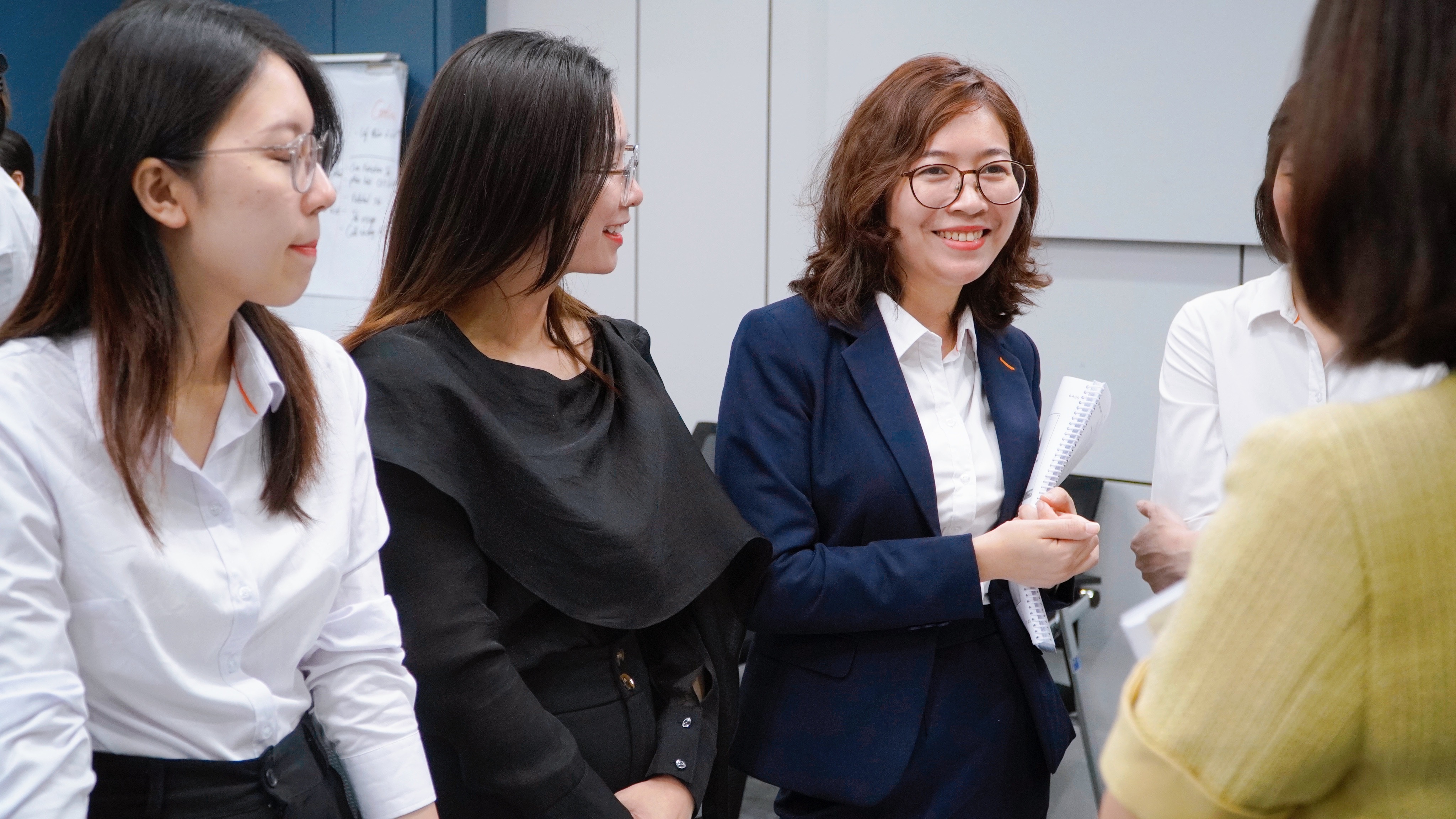 Agile Coaching cho ngân hàng: Tăng tốc delivery, giảm lỗi, nâng cao năng lực đội ngũ